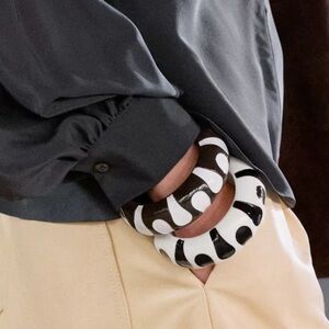 🔥🔥Zara pack of 2 resin  Black and White bracelet